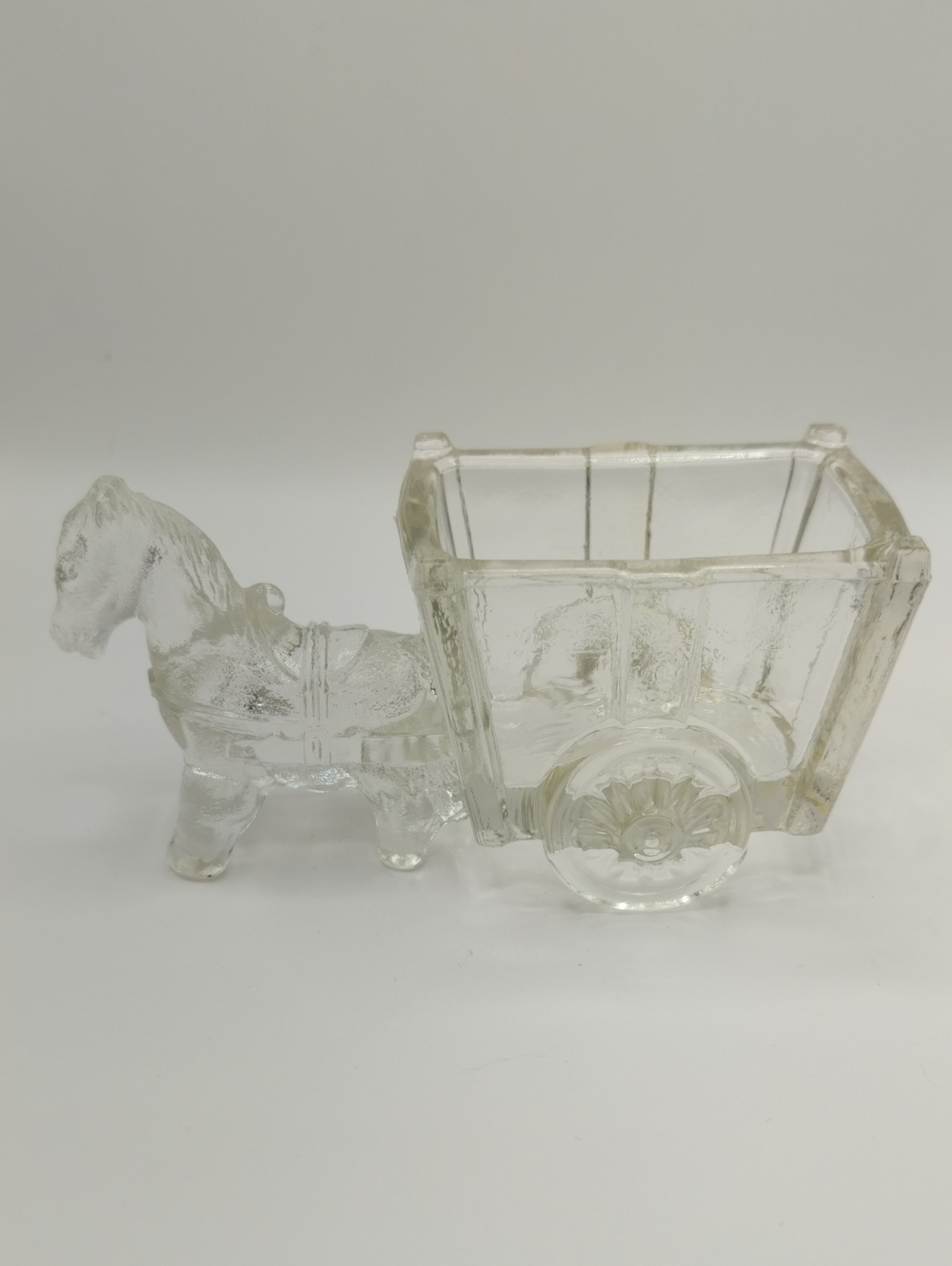 Small Clear Jeannette Glass Horse-Drawn Cart Nuts/Candy Dish